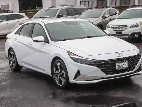Used 2023 Hyundai Elantra Limited image 5