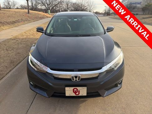 Used 2017 Honda Civic Touring image 9