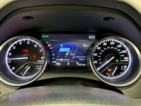 Used 2019 Toyota Camry XLE FWD image 13