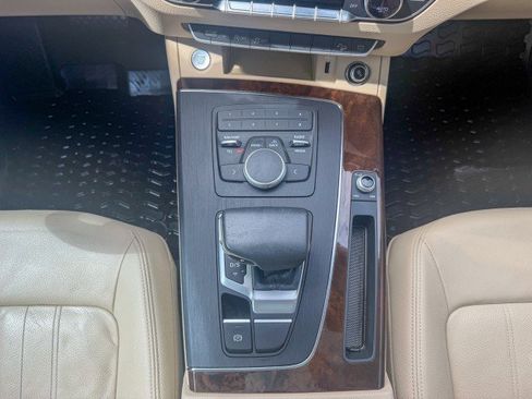Used 2019 Audi Q5 2.0T Premium w/ Convenience Package AWD/4WD image 12