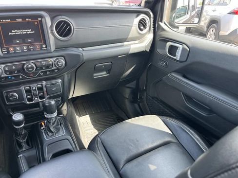 Used 2021 Jeep Wrangler Unlimited Sahara w/ Cold Weather Group AWD/4WD image 13