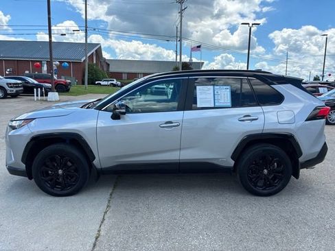 Used 2023 Toyota RAV4 XSE AWD/4WD image 4