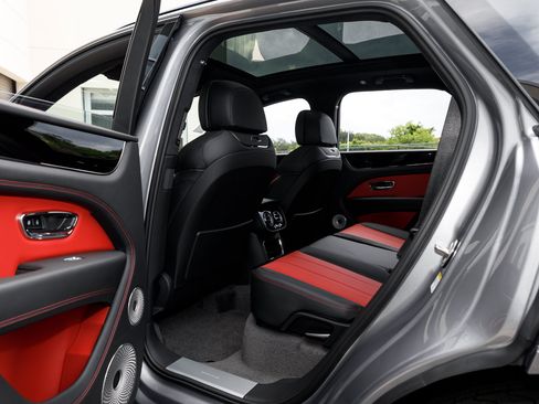 New 2026 Bentley Bentayga AWD/4WD image 35