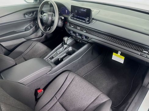 Used 2025 Honda Accord SE image 38