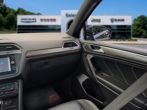Used 2022 Volkswagen Tiguan SEL R-Line AWD/4WD image 33