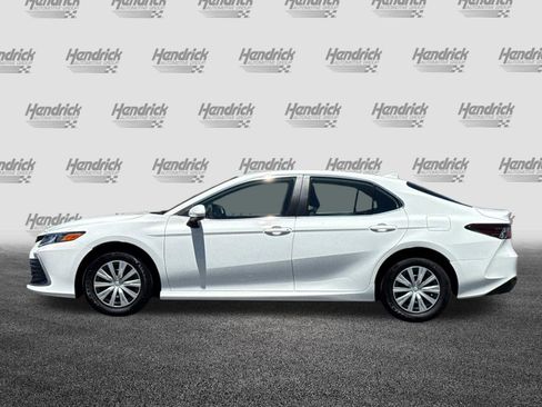 Used 2022 Toyota Camry LE FWD image 8