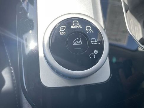 Used 2025 Mitsubishi Outlander SE FWD image 18