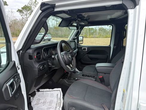 Used 2025 Jeep Wrangler Rubicon w/ Convenience Group image 3