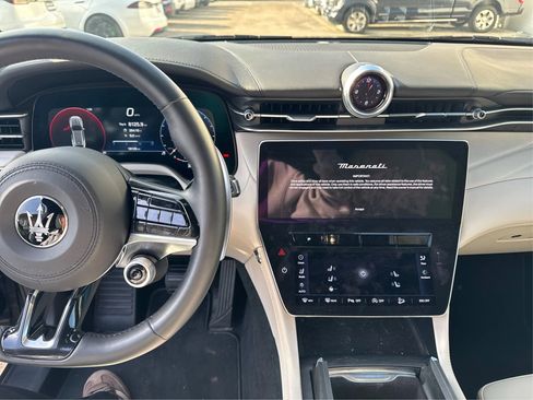 Used 2023 Maserati Grecale Modena image 13