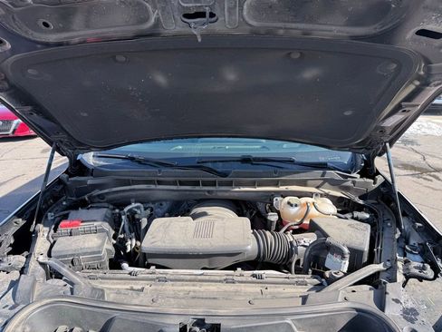 Used 2025 Chevrolet Suburban Z71 image 33