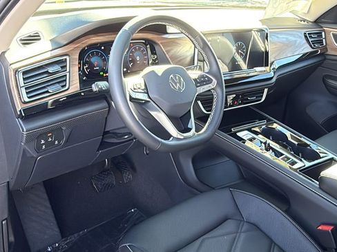 New 2026 Volkswagen Atlas SE image 10