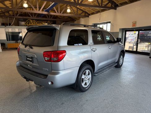 Used 2012 Toyota Sequoia SR5 w/ Premium Pkg RWD image 7