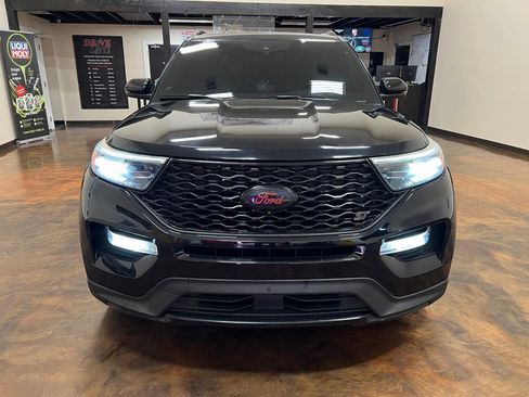 Used 2020 Ford Explorer ST w/ ST Street Pack image 4