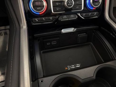 Used 2022 GMC Yukon Denali AWD/4WD image 34