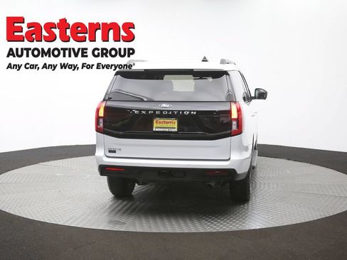 Used 2025 Ford Expedition Active AWD/4WD image 38