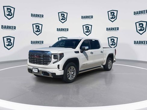 Used 2023 GMC Sierra 1500 Denali w/ Technology Package AWD/4WD image 5