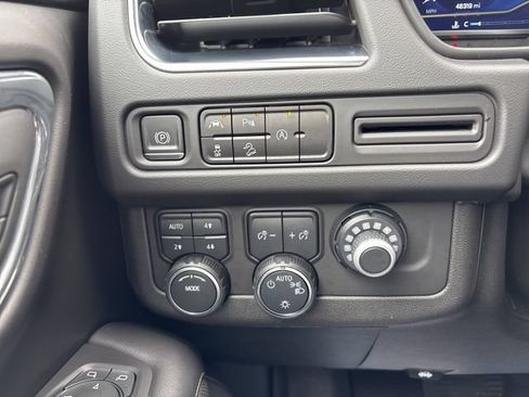 Used 2023 Chevrolet Tahoe Premier AWD/4WD image 20