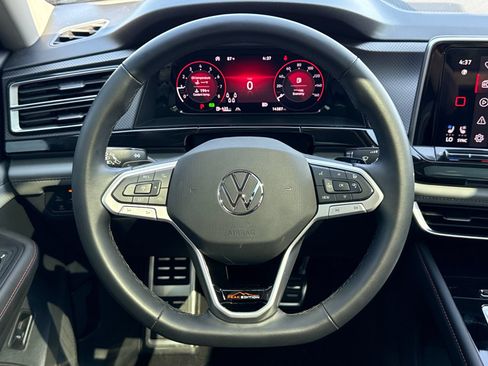 Certified 2025 Volkswagen Atlas Peak Edition SE AWD/4WD image 21