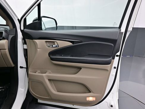 Used 2021 Honda Pilot Touring image 36
