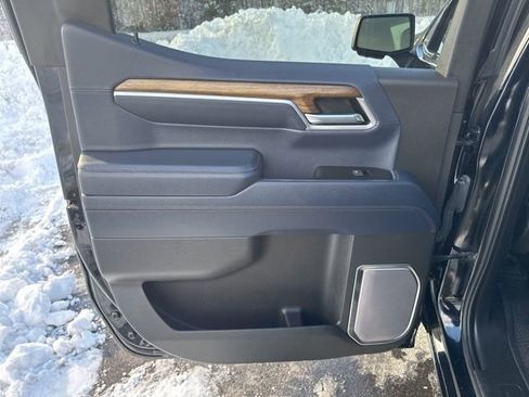 Used 2022 Chevrolet Silverado 1500 High Country w/ High Country Premium Package AWD/4WD image 15