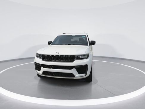 New 2026 Jeep Grand Cherokee Limited AWD/4WD image 3