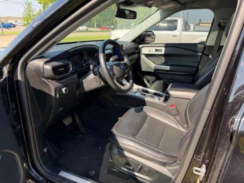 Used 2022 Ford Explorer Limited AWD/4WD image 13