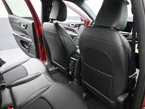 New 2026 Jeep Compass Latitude image 20