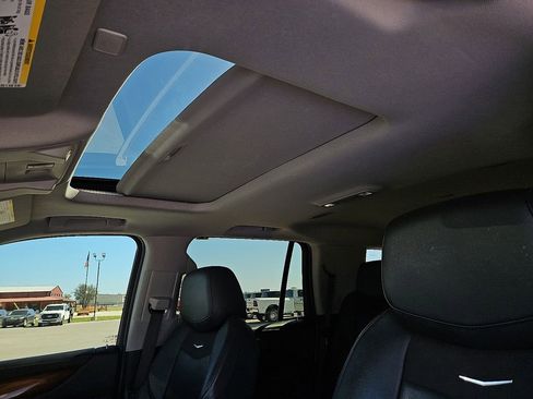 Used 2020 Cadillac Escalade Luxury w/ Escalade Sport Edition image 22