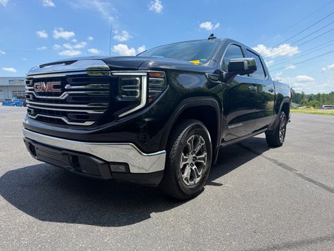 Used 2025 GMC Sierra 1500 SLT AWD/4WD image 7