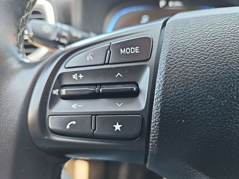 Used 2025 Hyundai Venue SEL FWD image 21