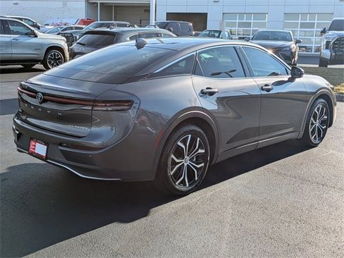 Used 2023 Toyota Crown Limited image 4