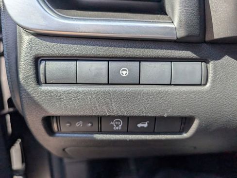 Used 2024 Nissan Rogue SV FWD image 23