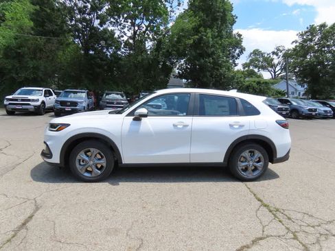 New 2026 Honda HR-V LX image 3