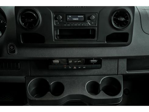 Used 2023 Mercedes-Benz Sprinter 2500 image 9