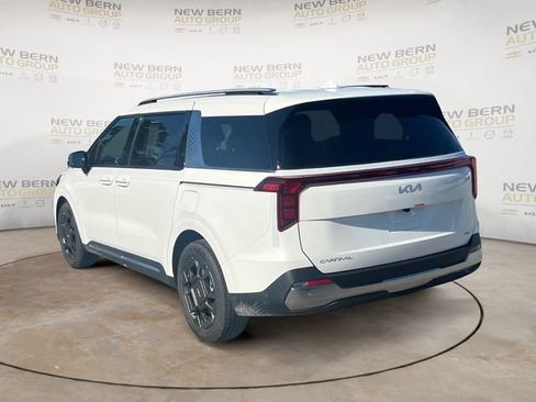 New 2026 Kia Carnival SX FWD image 3