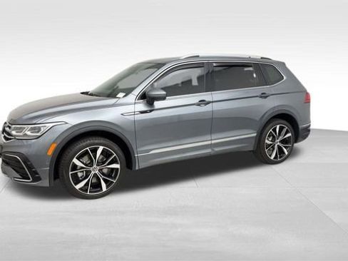 Used 2024 Volkswagen Tiguan SEL R-Line AWD/4WD image 6