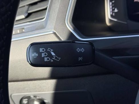 Used 2022 Volkswagen Tiguan SEL R-Line AWD/4WD image 24