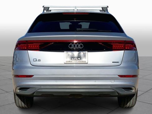 Used 2022 Audi Q8 Premium image 4