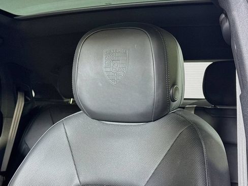 Certified 2023 Porsche Cayenne Platinum Edition AWD/4WD image 41