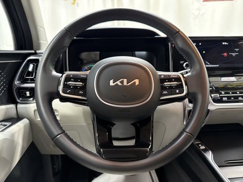 Used 2023 Kia Sorento EX AWD/4WD image 23