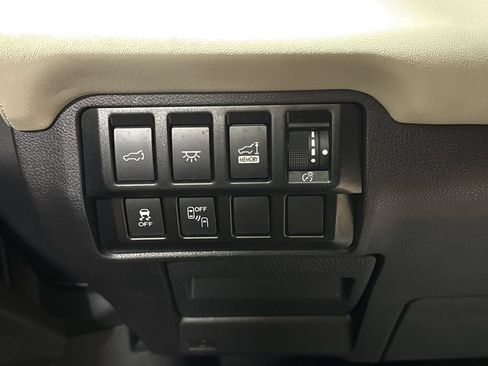 Used 2022 Subaru Ascent Limited AWD/4WD image 18