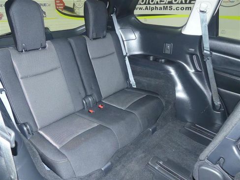 Used 2019 Nissan Pathfinder SV image 23