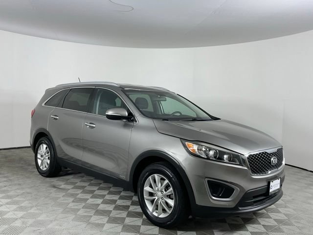 Used 2017 Kia Sorento AWD image 3