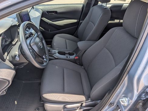 Used 2024 Toyota Corolla LE FWD image 2