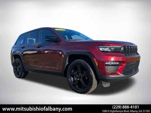 Used 2023 Jeep Grand Cherokee Limited w/ Black Appearance Package image 1
