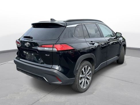 Certified 2025 Toyota Corolla Cross XLE FWD image 6