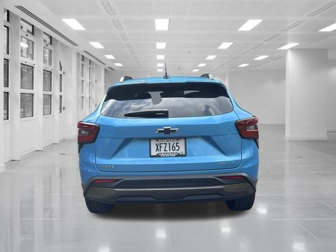 Used 2025 Chevrolet Trax ACTIV w/ Sunroof Package FWD image 6