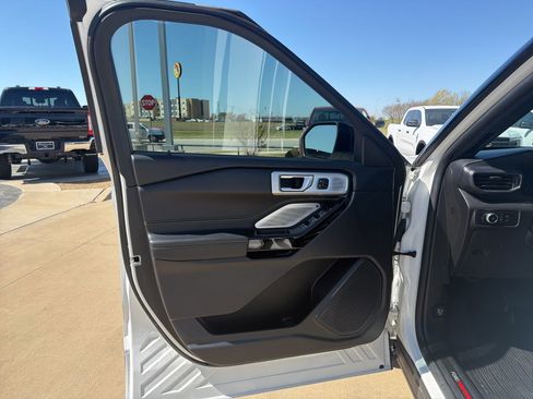 Used 2023 Ford Explorer ST w/ Equipment Group 401A image 15