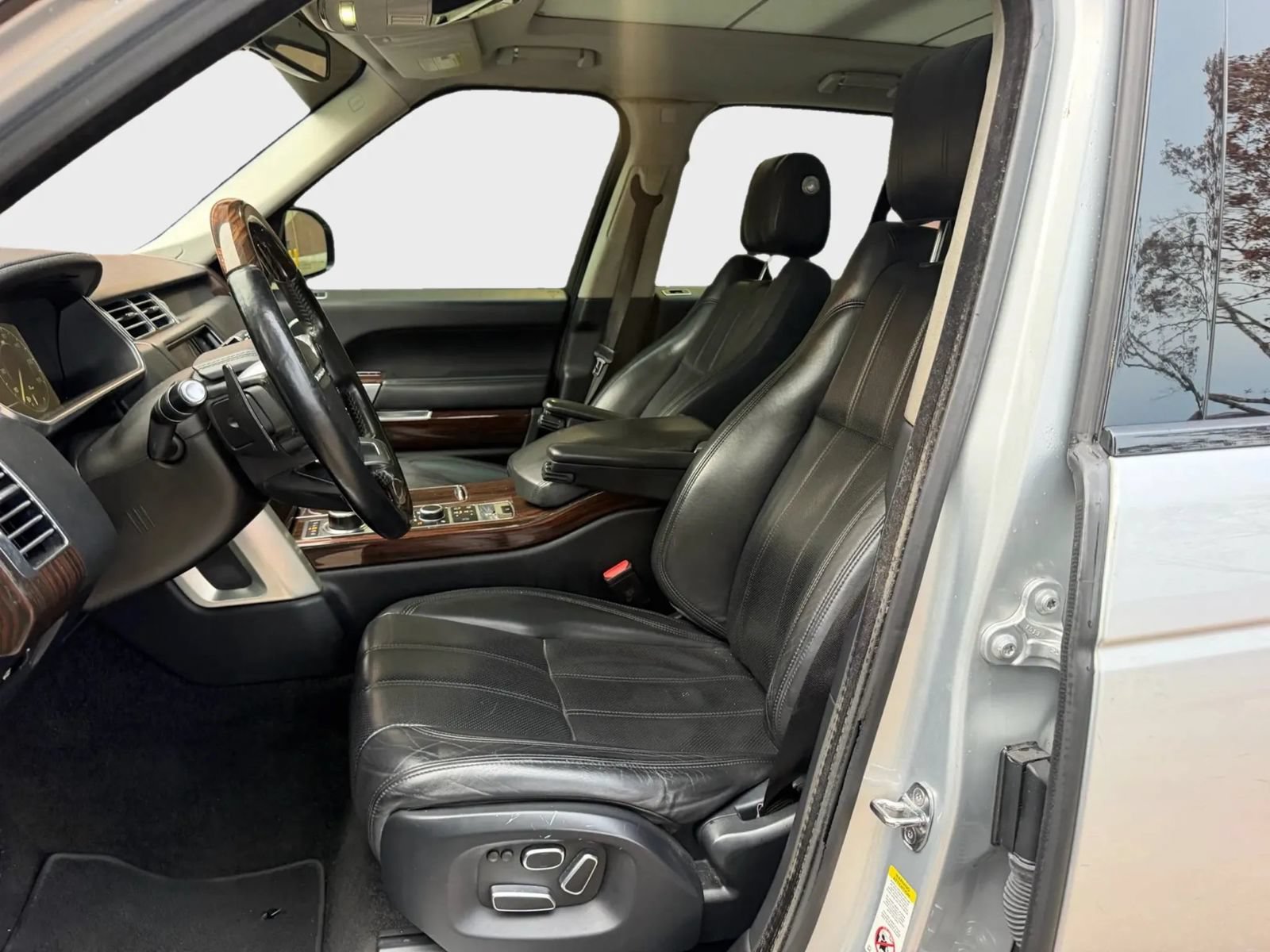 Used 2014 Land Rover Range Rover HSE AWD/4WD image 12