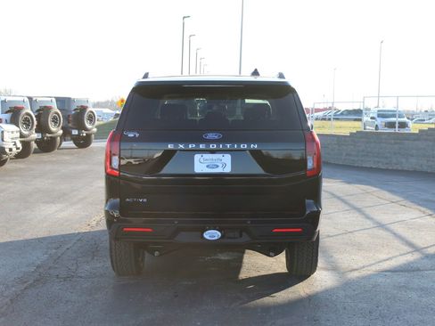 New 2025 Ford Expedition Active AWD/4WD image 4
